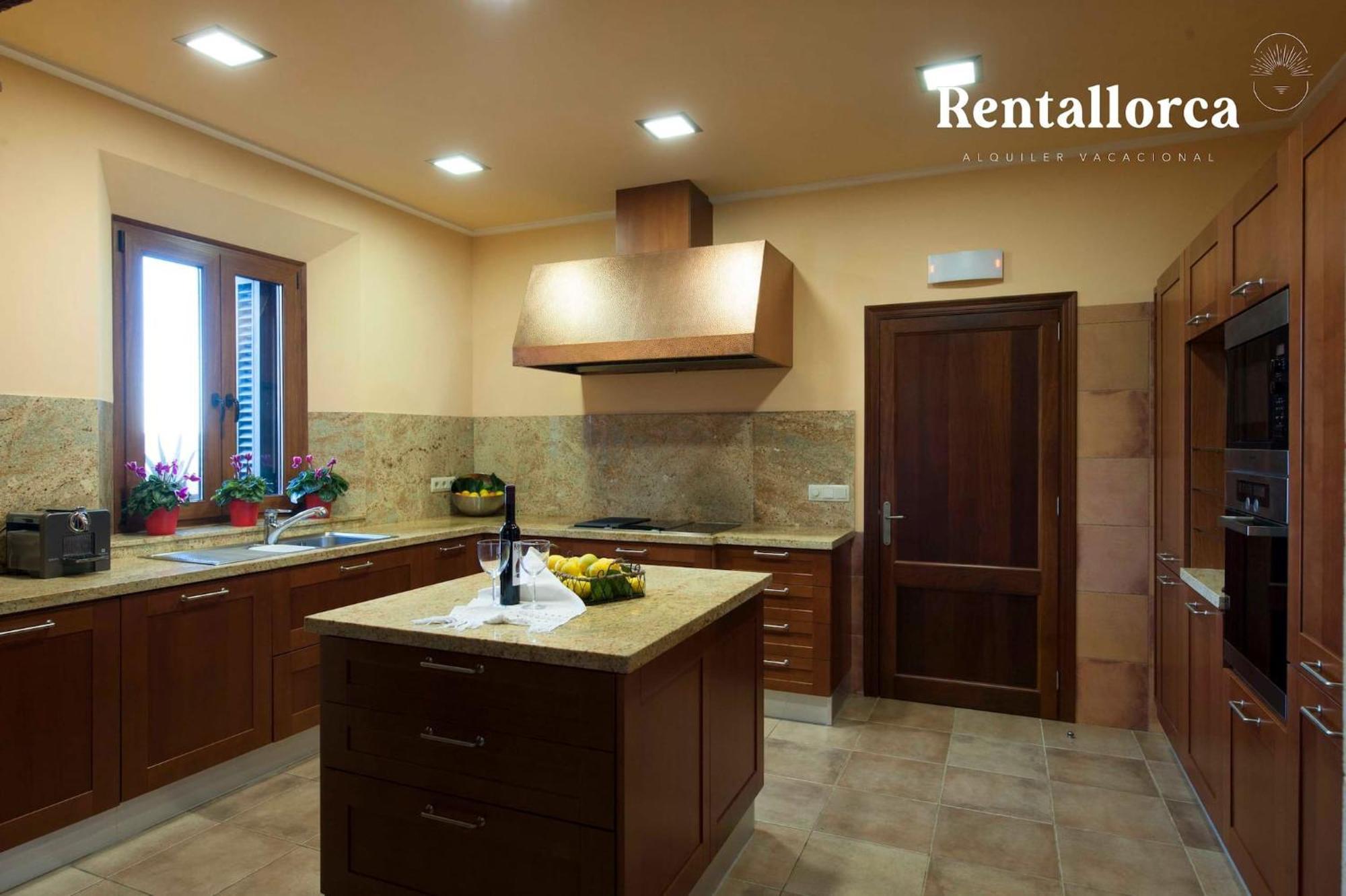 Corem By Rentallorca Landhaus *