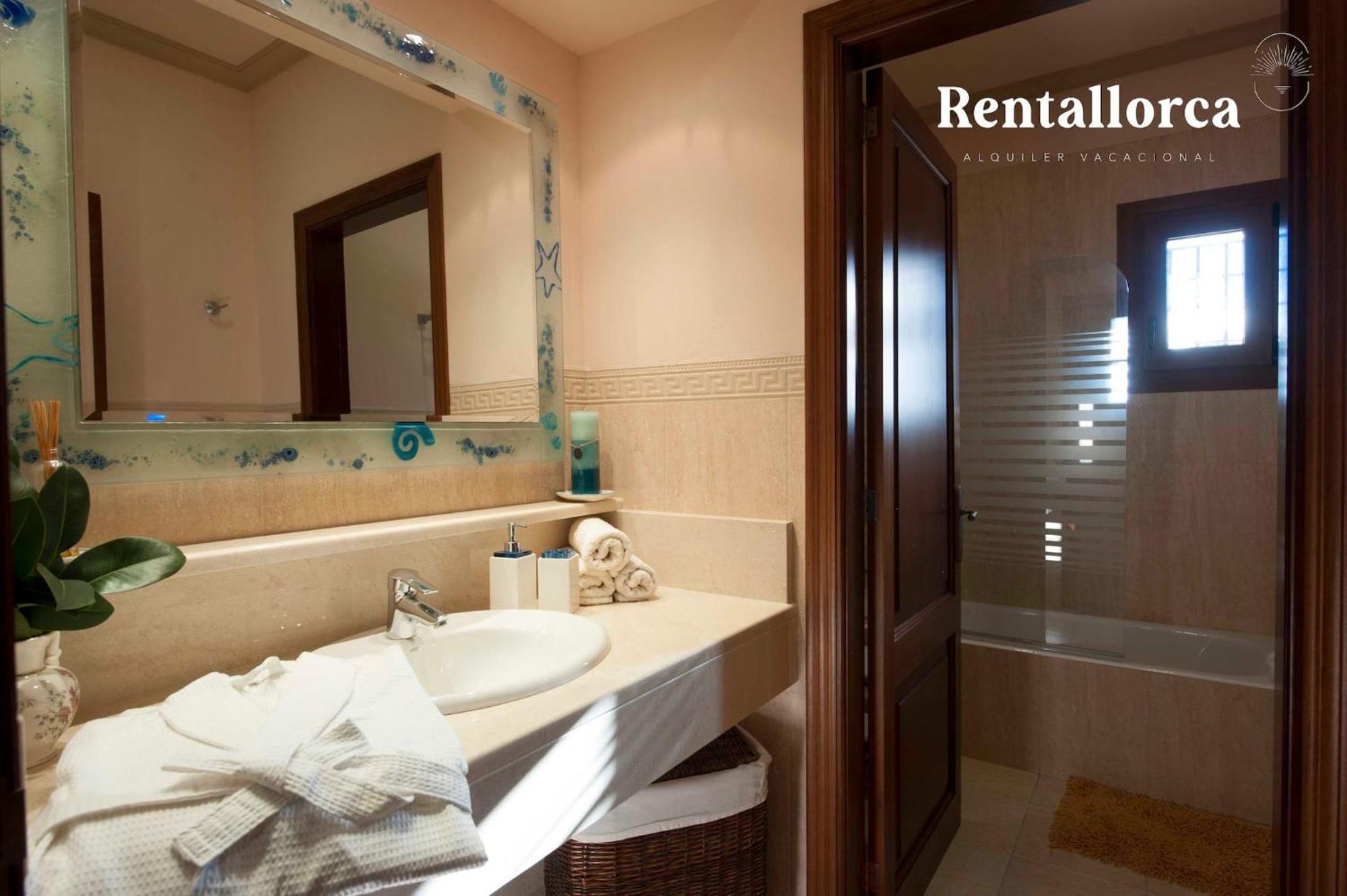 Corem By Rentallorca Landhaus *